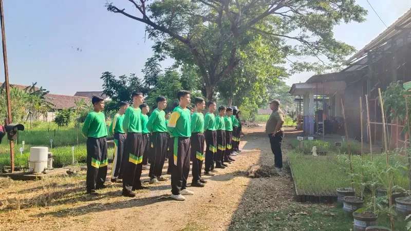 Membangun Kembali Karakter dan Semangat: SMK Gula Rajawali Madiun Gelar Pengkondisian ( Outdoor Learning) Pasca PKL Kelas XII
