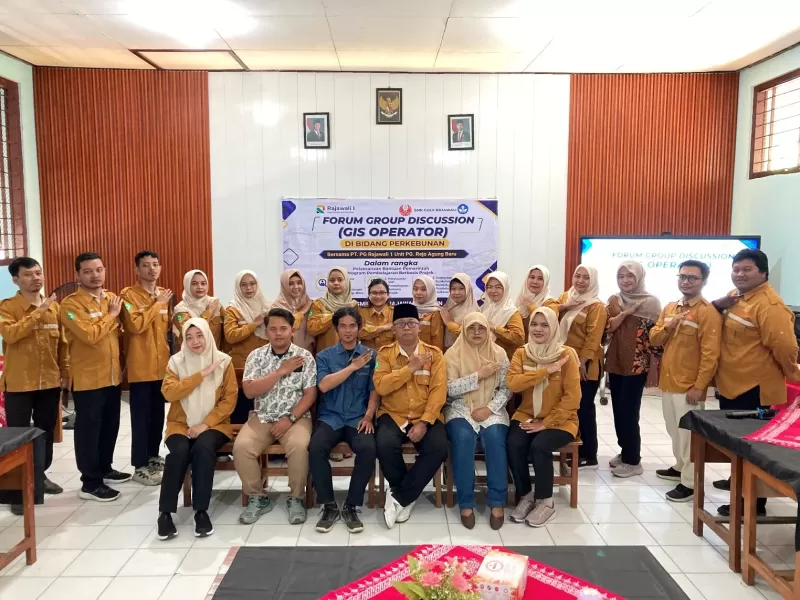 Standard Operating Procedure (SOP) GIS Operator Perkebunan: Hasil Kolaborasi SMK Gula Rajawali & PT PG Rajawali I Unit PG Rejo Agung Baru Madiun